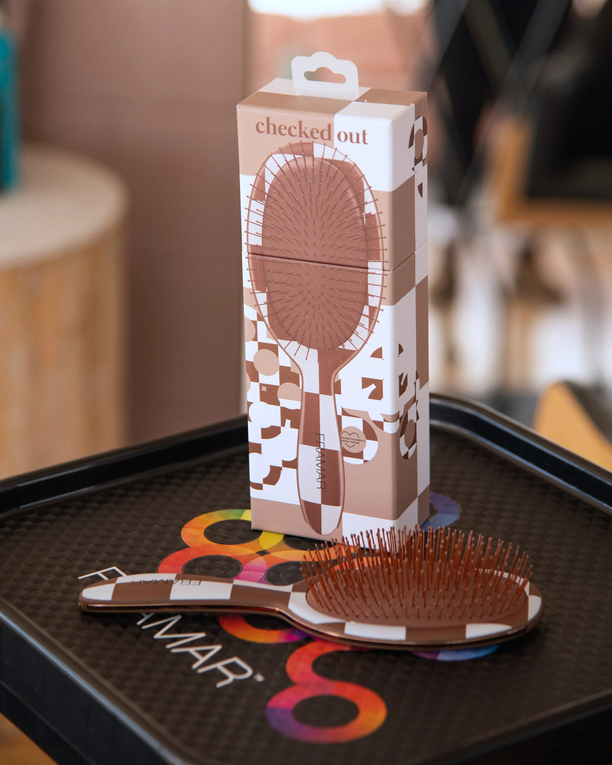 Framer Checked Out Detangle Brush - Chocolate