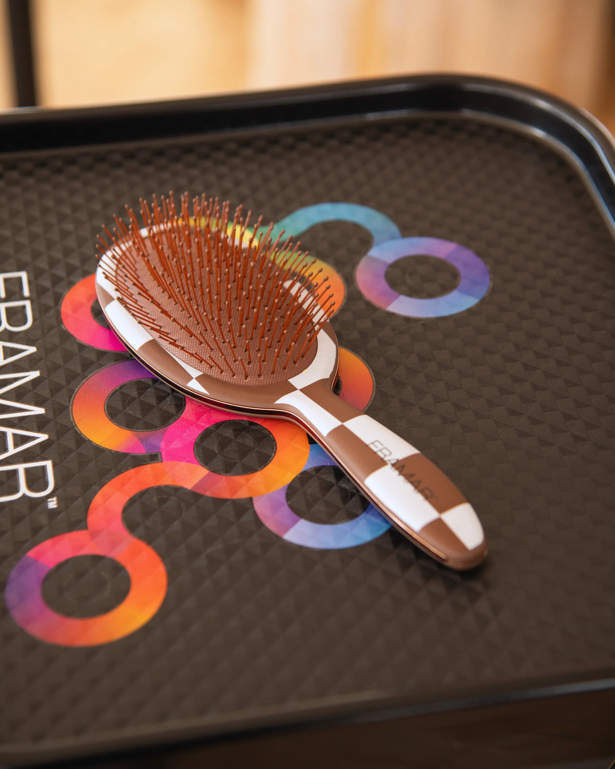 Framer Checked Out Detangle Brush - Chocolate