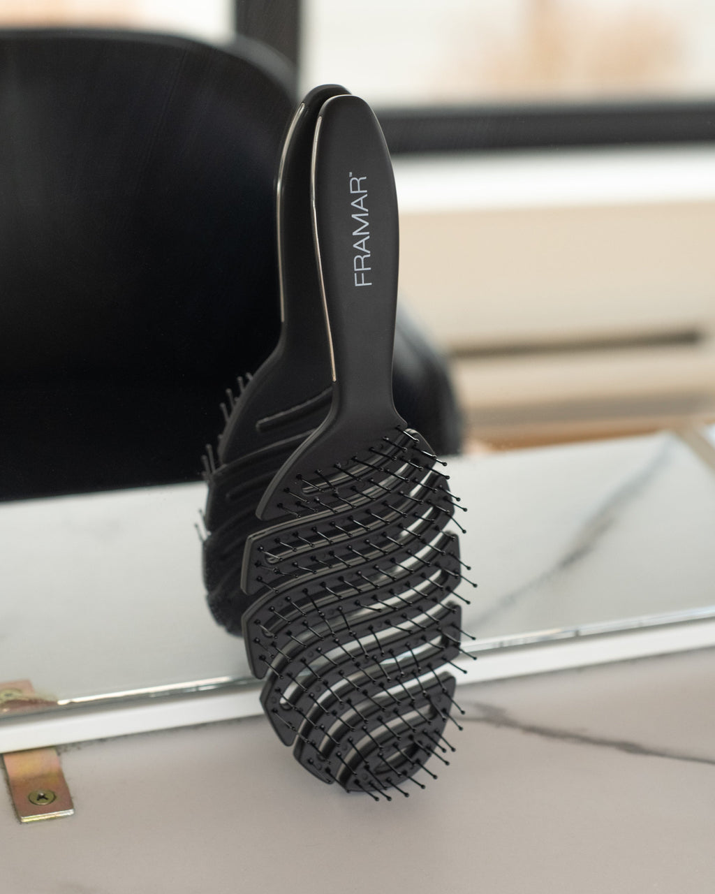 Framar Flex Oval Brush Black Hair Brush Framar