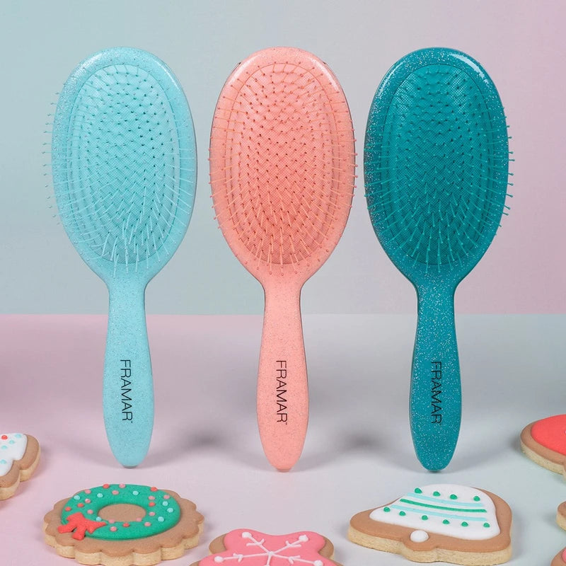 Framer Cookie Cutter - Detangle Brush (Frosting)